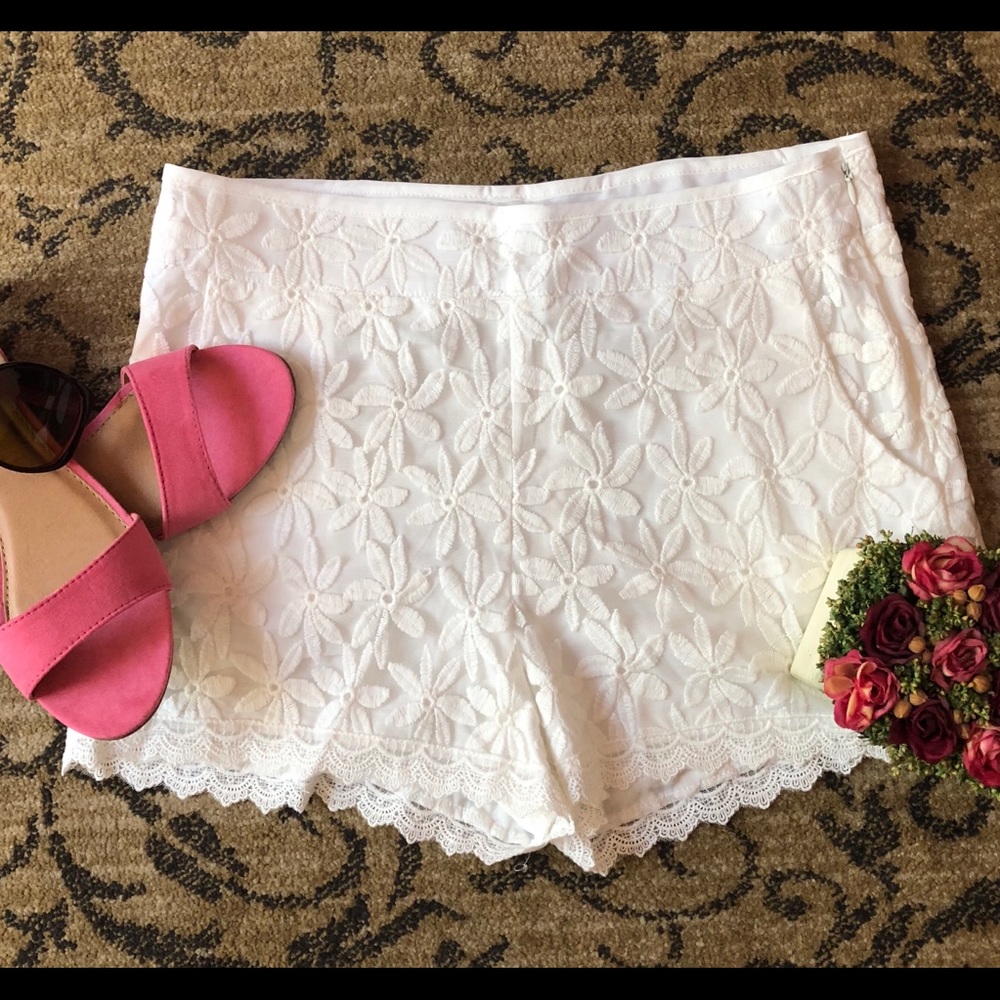Women’s Lace Shorts by monteau